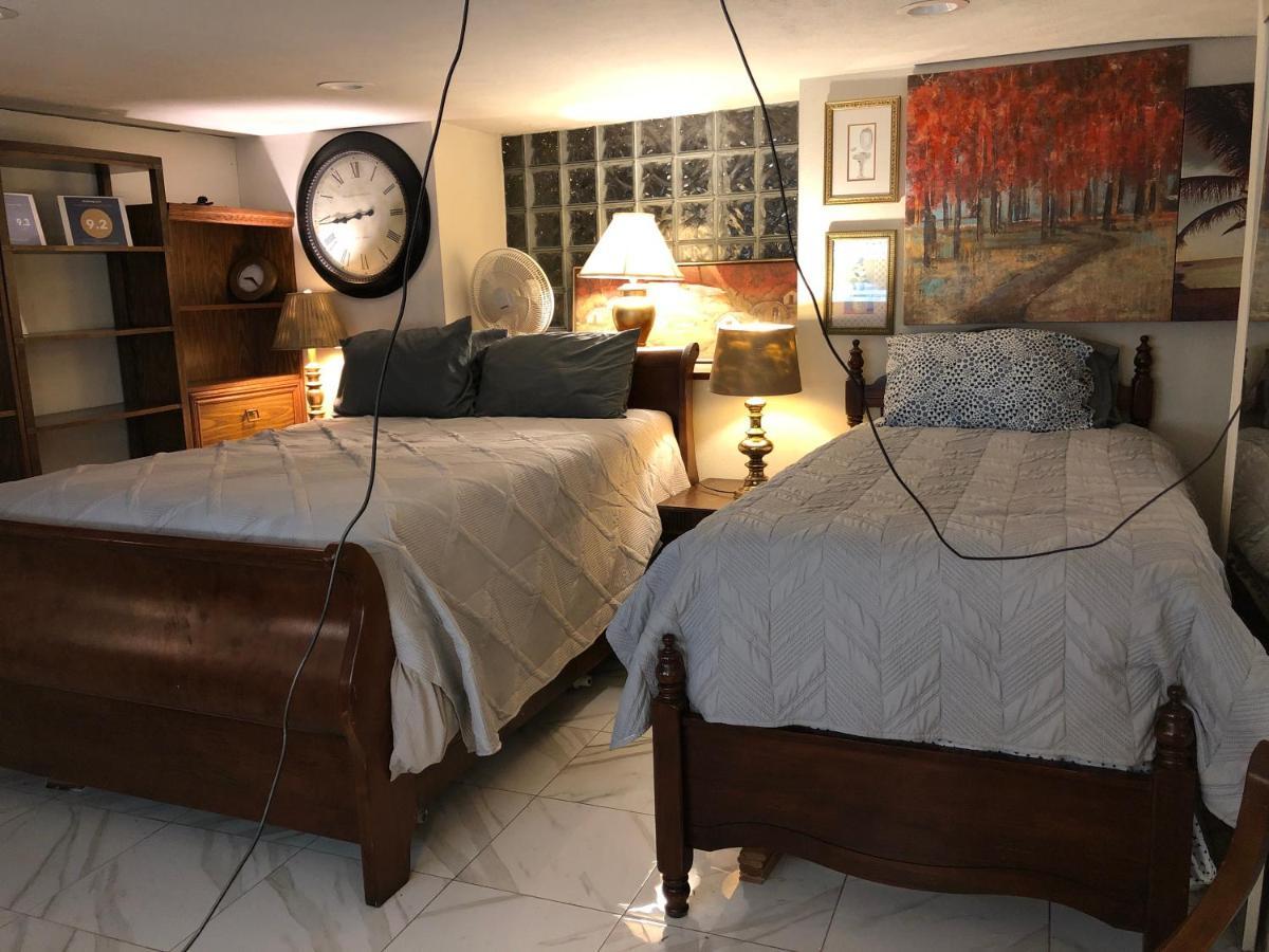 Hotel Highland Park Pittsburgh Esterno foto